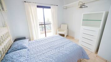 Apartamento família | 1 quarto, ferros/tábuas de passar roupa, Wi-Fi de cortesia