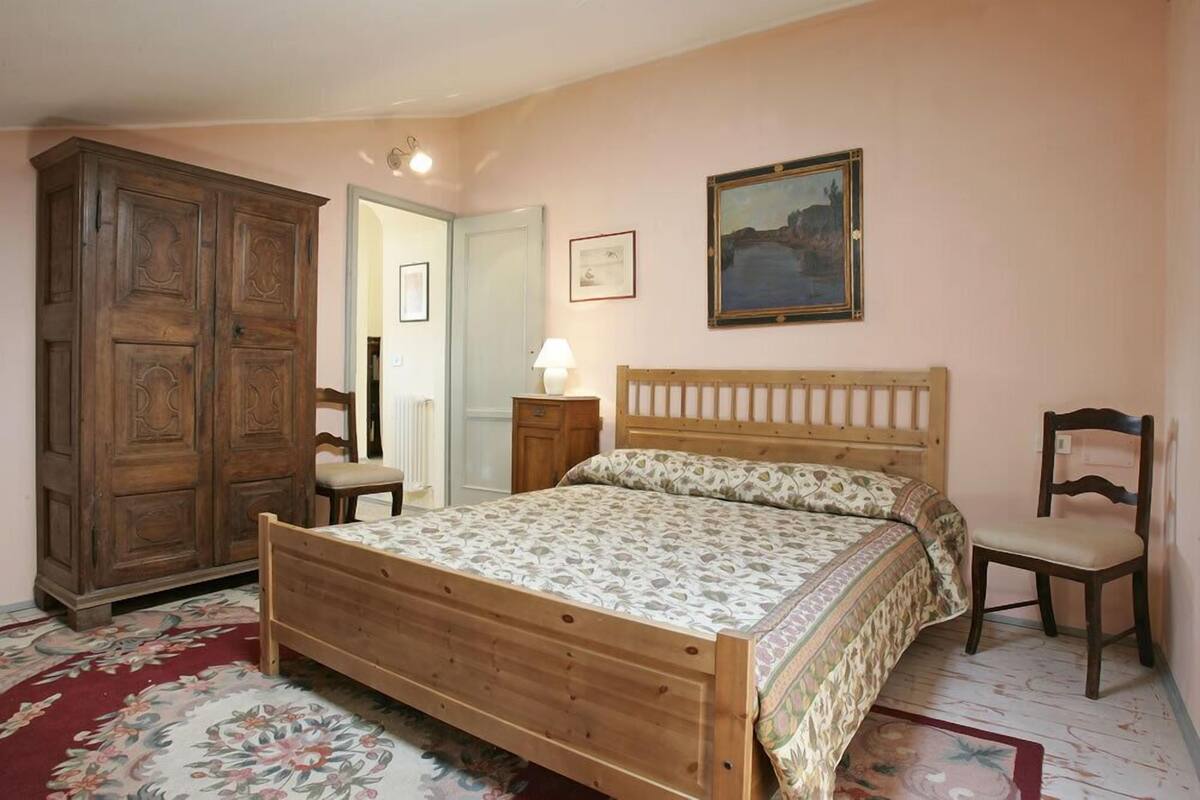 1 bedroom, premium bedding, individually decorated