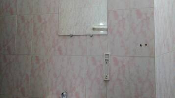 Standard Double Room | Bathroom sink