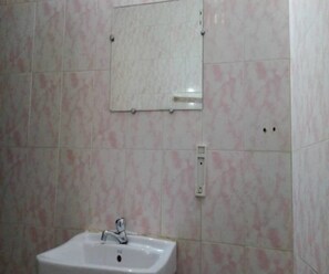 Standard Double Room | Bathroom sink