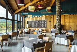 Dining - Spa Aguas de los Mallos (Murillo de Gallego)