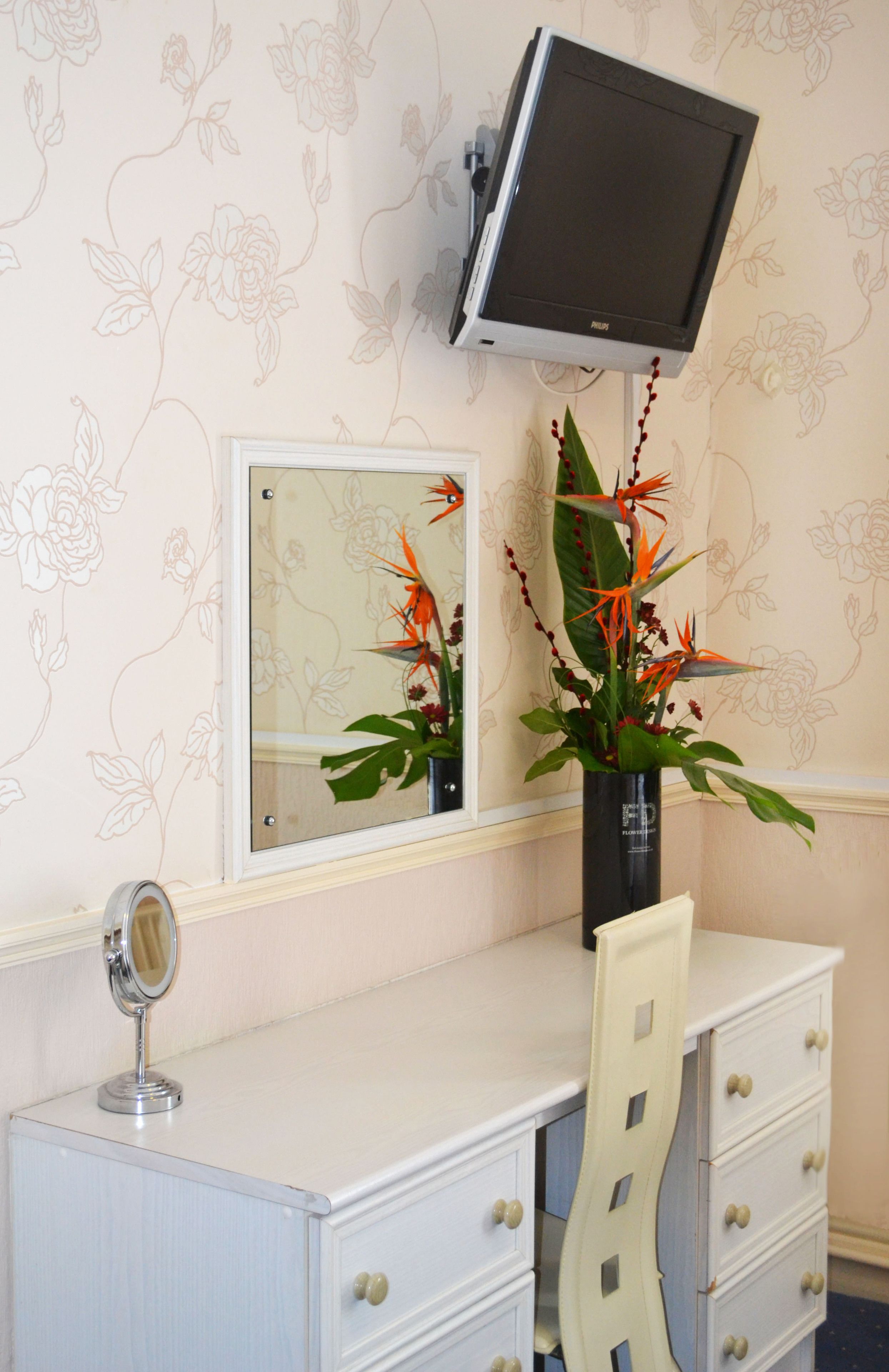 Photo - Lyndene Hotel