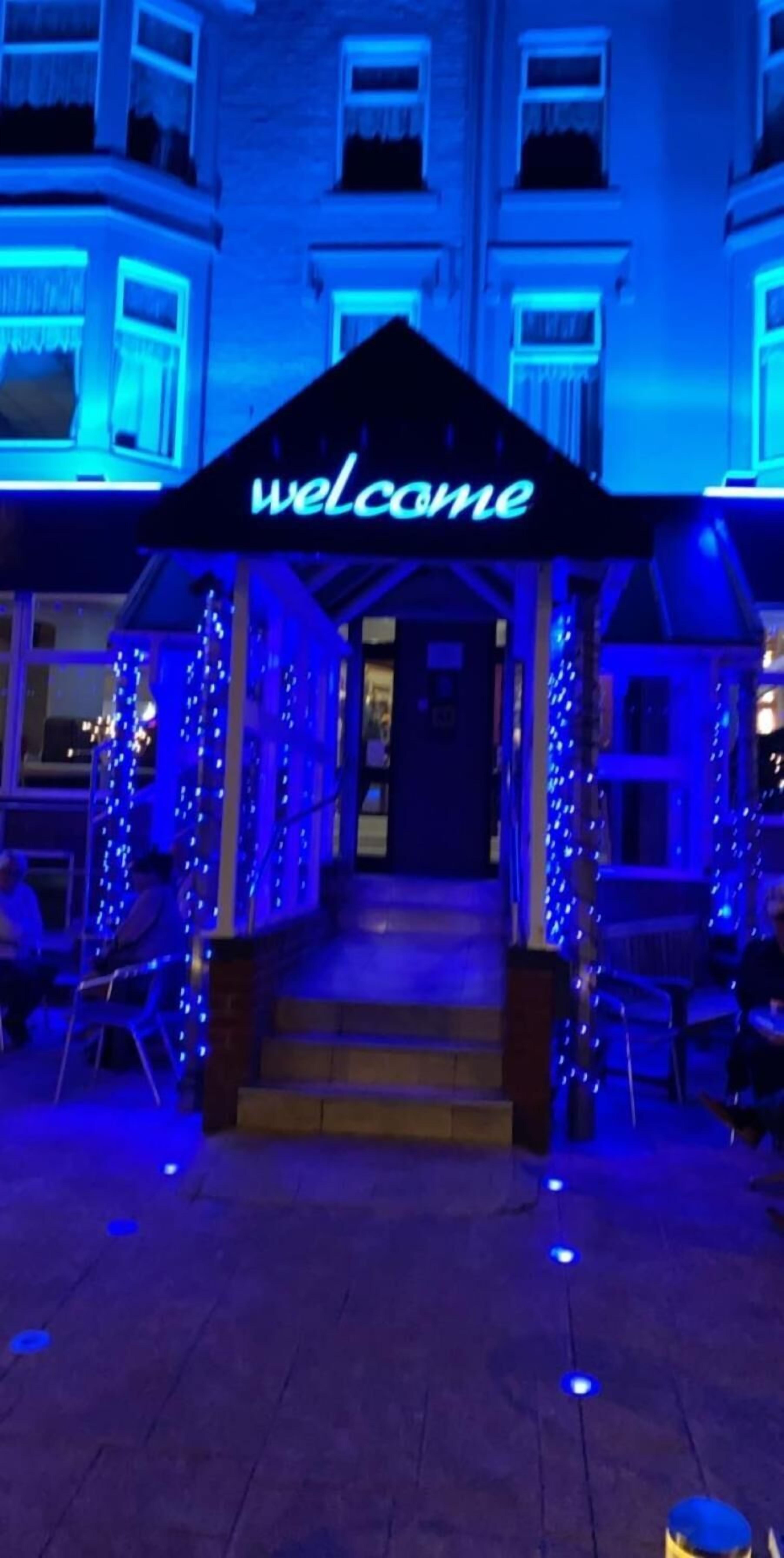 Photo - Lyndene Hotel