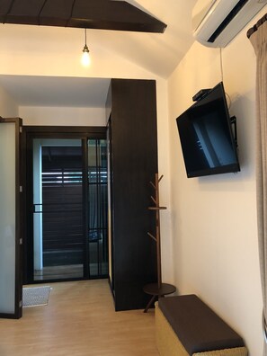 Deluxe Room | Room amenity - Aiims Tales Canal Boutique House (Bangkok)