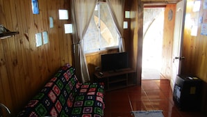 Economy Apartment, 1 Double Bed | Living area - Cabañas Lilafken (Pichilemu)