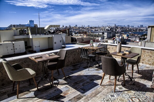 Daily buffet breakfast (EUR 10 per person) - Sirkeci Ersu Hotel (Istanbul)