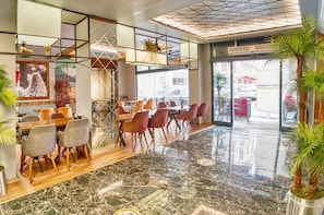 LCD TV - Sirkeci Ersu Hotel (Istanbul)