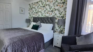 Double Room, 1 King Bed, Garden View