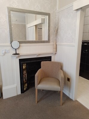 Chambre Double Deluxe | Rideaux occultants, fer et planche à repasser, Wi-Fi gratuit