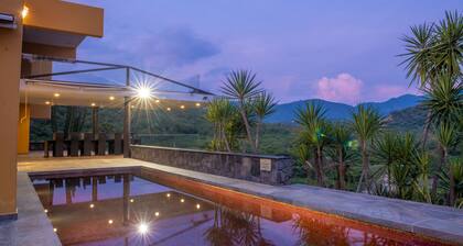 Casa Ave del Risco (Villa con rĂo y cascada al interior)