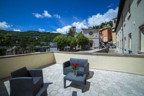 Romantisches Doppel- und Zweibettzimmer (Terrace) | Terrasse/Patio