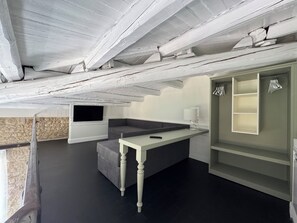 Junior Studio Suite | Living area