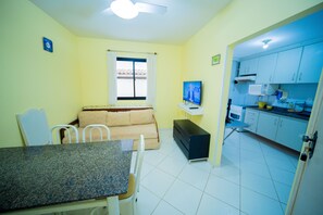 Family Apartment | Private kitchen - Edifício João Meira (Guarapari)