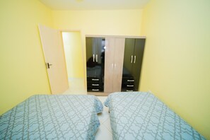 Family Apartment | 2 bedrooms, desk, blackout curtains, iron/ironing board - Edifício João Meira (Guarapari)