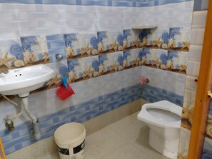 Family Double Room, 2 Double Beds | Bathroom | Shower, towels