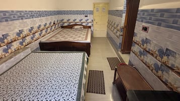 Family Double Room, 2 Double Beds | 1 bedroom, free WiFi