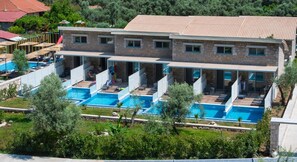 2 piscinas al aire libre, sombrillas, tumbonas