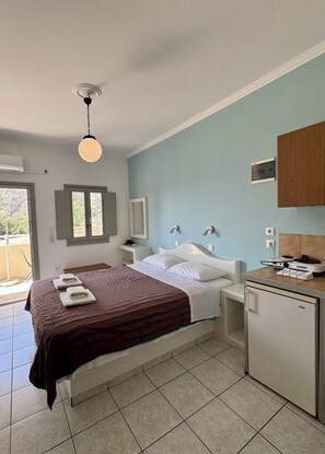 Estudio (2 Adults) | Ropa de cama de alta calidad y caja de seguridad en la habitación 