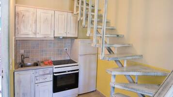 Dupleks, 1 kamar tidur | Dapur kecil pribadi | Lemari es besar, oven, kompor, dan mesin pembuat kopi/teh