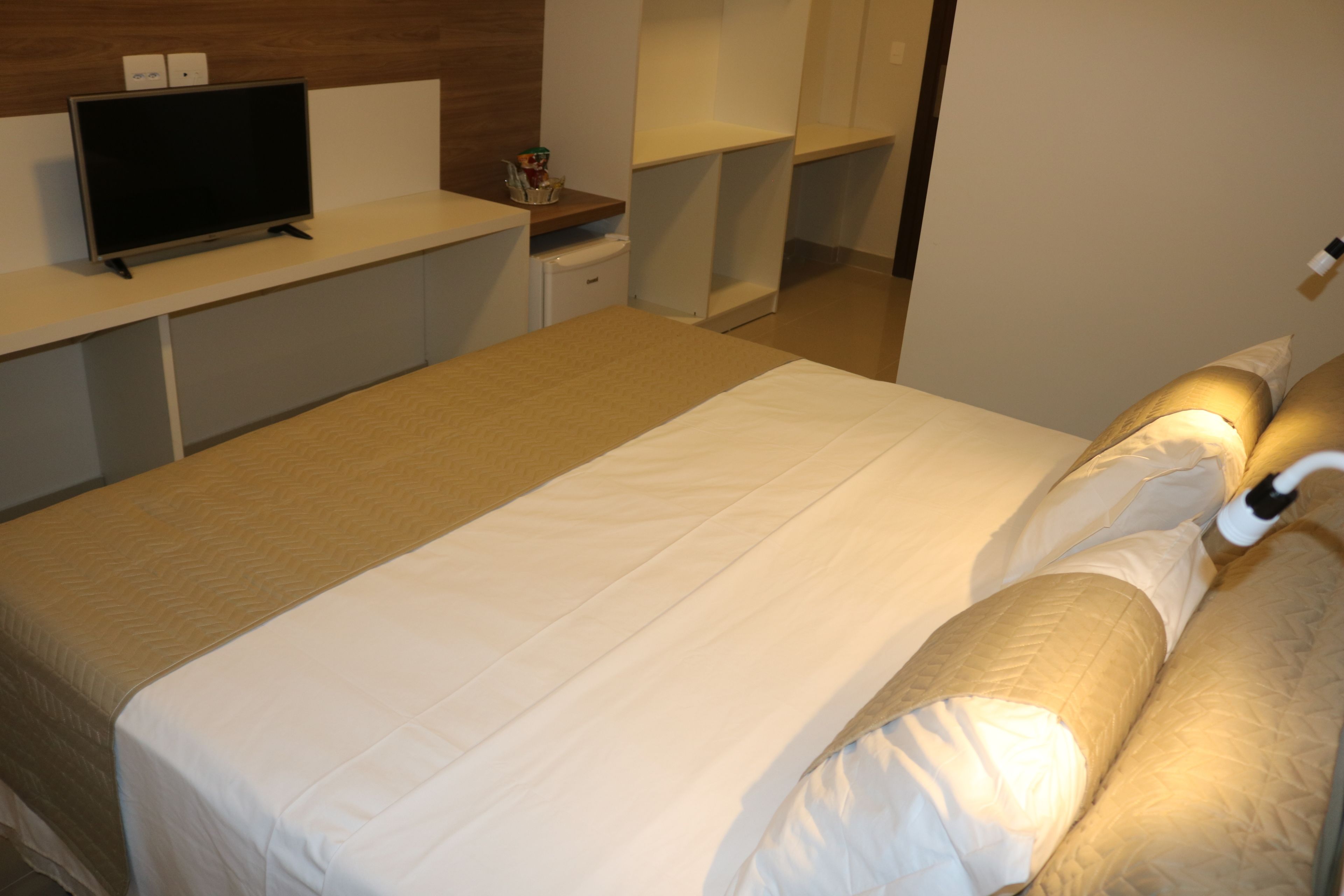 deluxe double room | free wifi, bed sheets, wheelchair access
