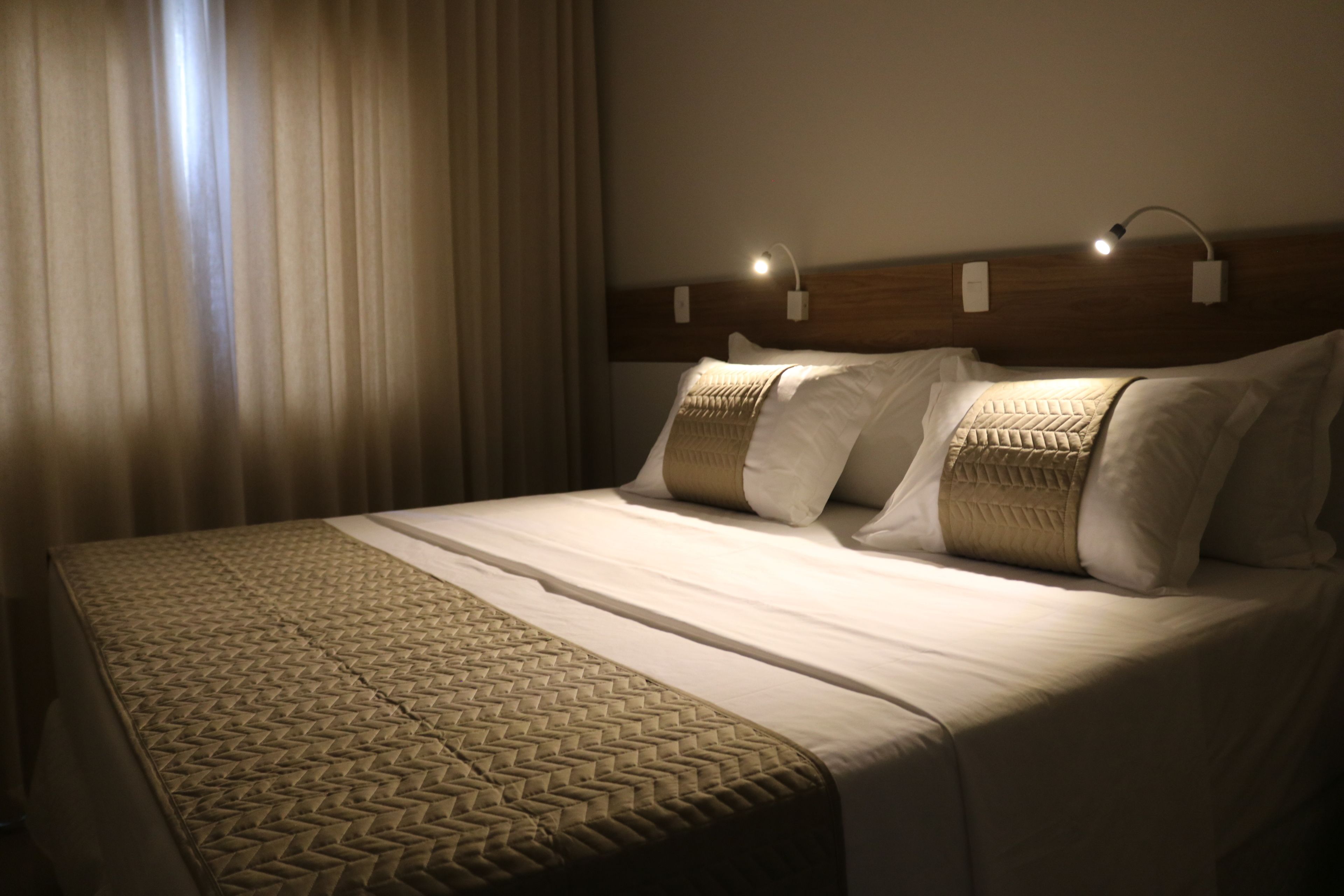 deluxe double room | free wifi, bed sheets, wheelchair access