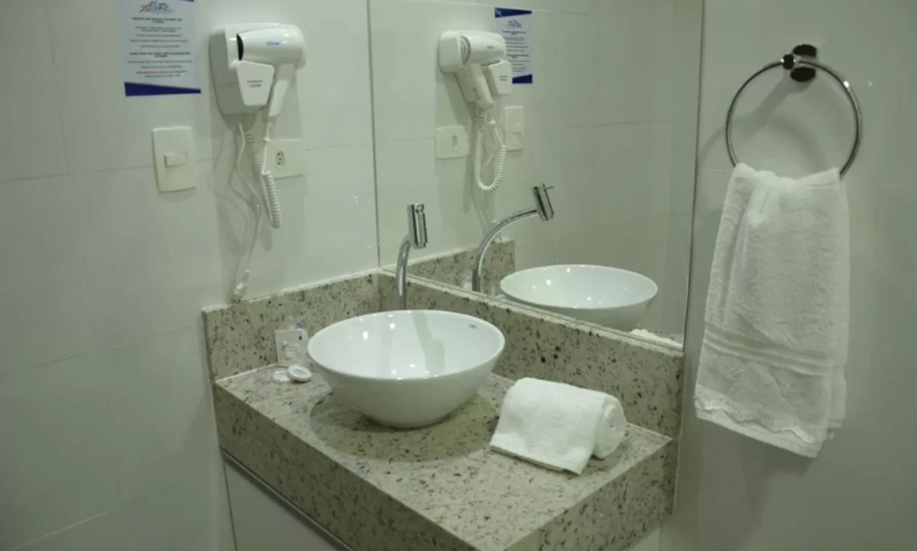 shower, free toiletries, towels