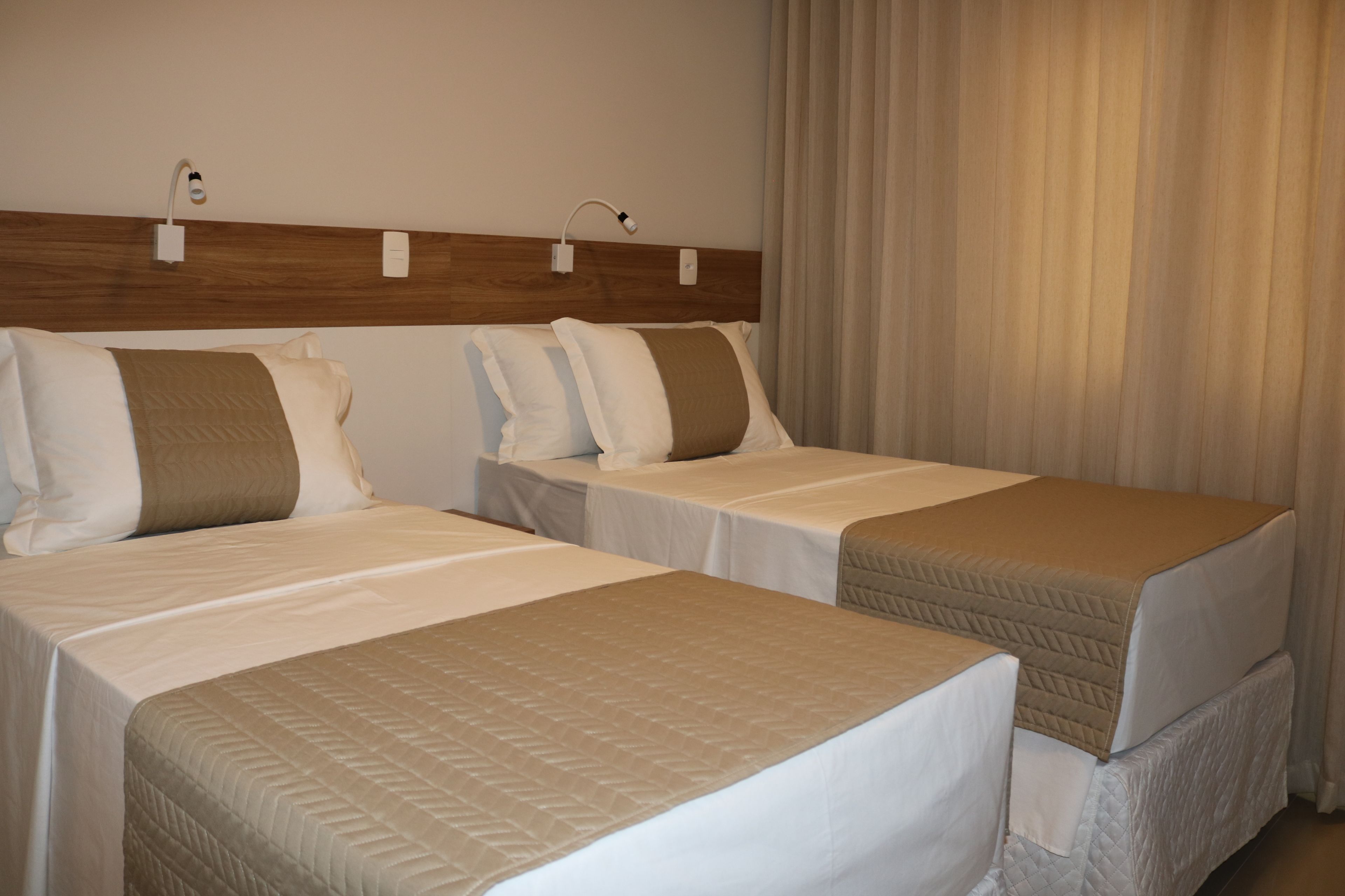 deluxe single room | free wifi, bed sheets, wheelchair access