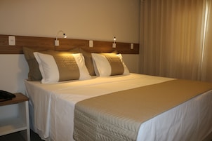 Quarto casal luxo | Wi-Fi de cortesia, roupa de cama, acesso para cadeiras de rodas