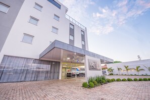 Mặt tiền nơi lưu trú