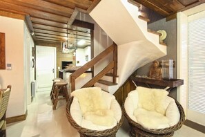 Apartamento, 3 quartos | Sala de estar