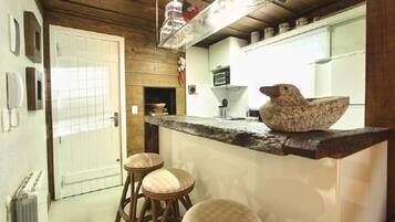 Apartment, 3 Bedrooms | Private kitchen