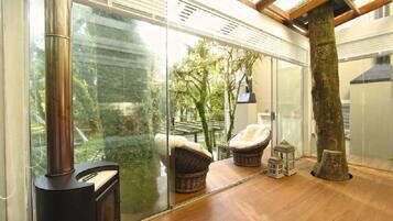 Apartment, 3 Bedrooms | Living area