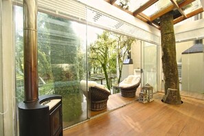 Apartamento, 3 quartos | Área de estar