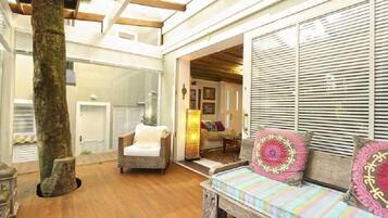 Apartment, 3 Bedrooms | Living room