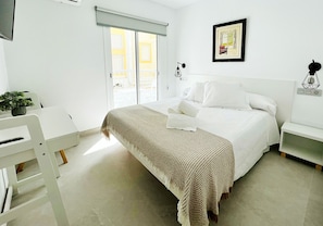 Chambre double | Bureau, accès au Wi-Fi (inclus)