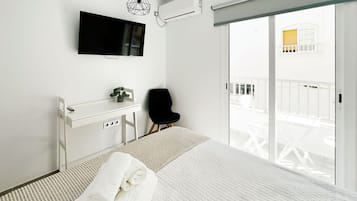 Double Room | Desk, free WiFi