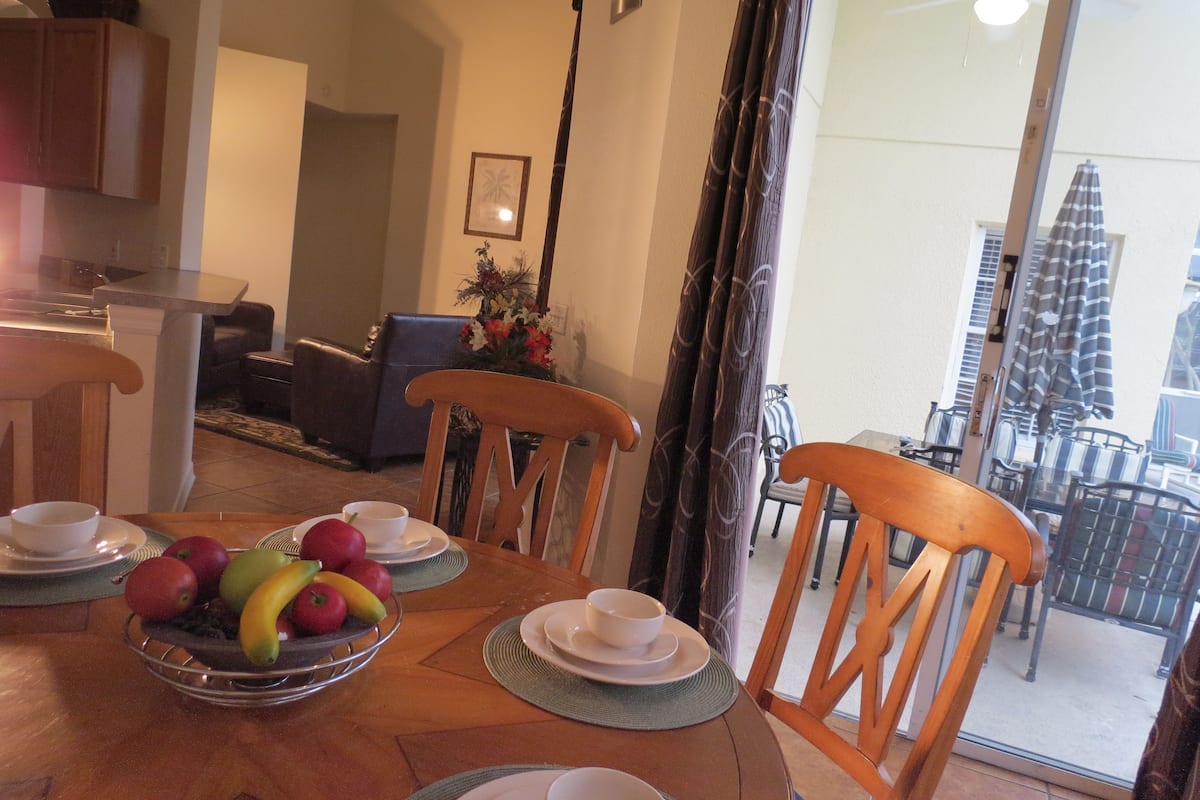 Makan di kamar