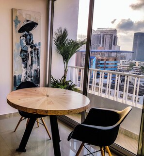 Deluxe Apartment | Living area - Appartement Lamblin (Abidjan)