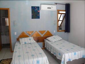 Double or Twin Room | Minibar, desk, blackout drapes, iron/ironing board - Pousada Do Coqueiro (Urubici)