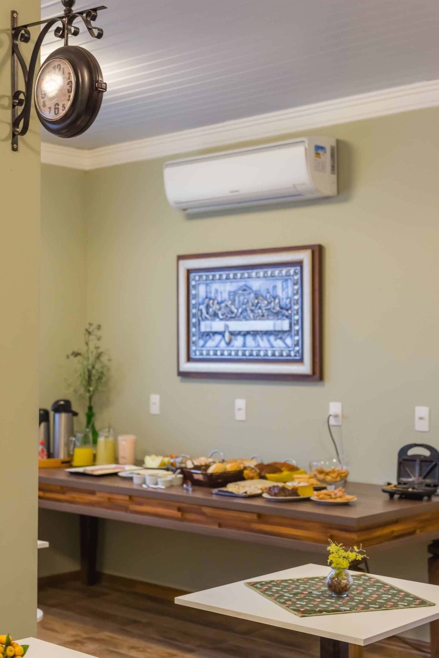 Breakfast area