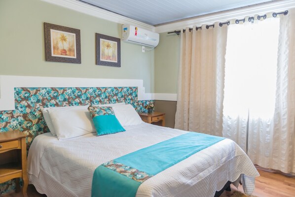 Junior Suite, Lanai (02) | Blackout curtains