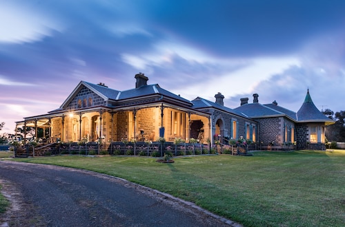 Coragulac House Cottages