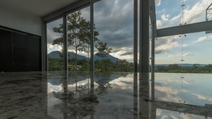 Living area - The Glass House Arenal Rentals (Peñas Blancas)