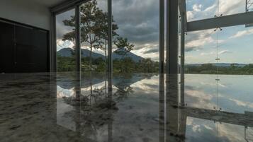 Rumah Deluks, 2 kamar tidur | Area keluarga | TV layar datar