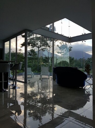 The Glass House Arenal Rentals