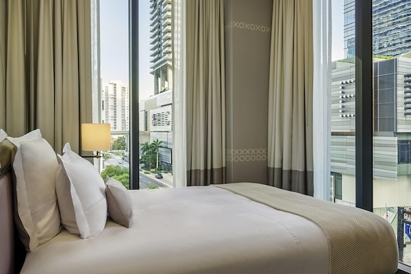 Premium bedding, minibar, in-room safe, laptop workspace