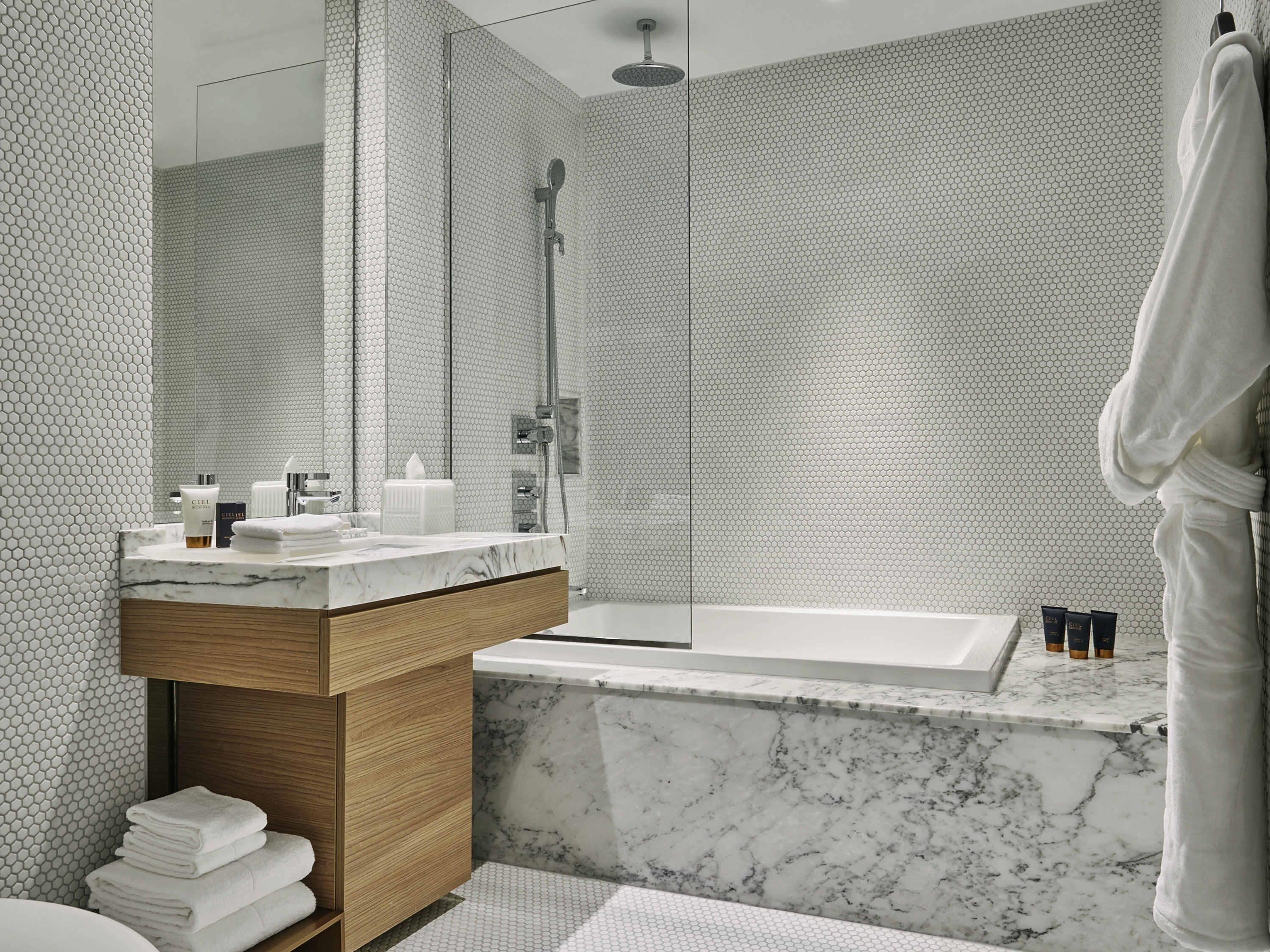 suite, 2 bedrooms (lux) | premium bedding, minibar, in-room safe, laptop workspace