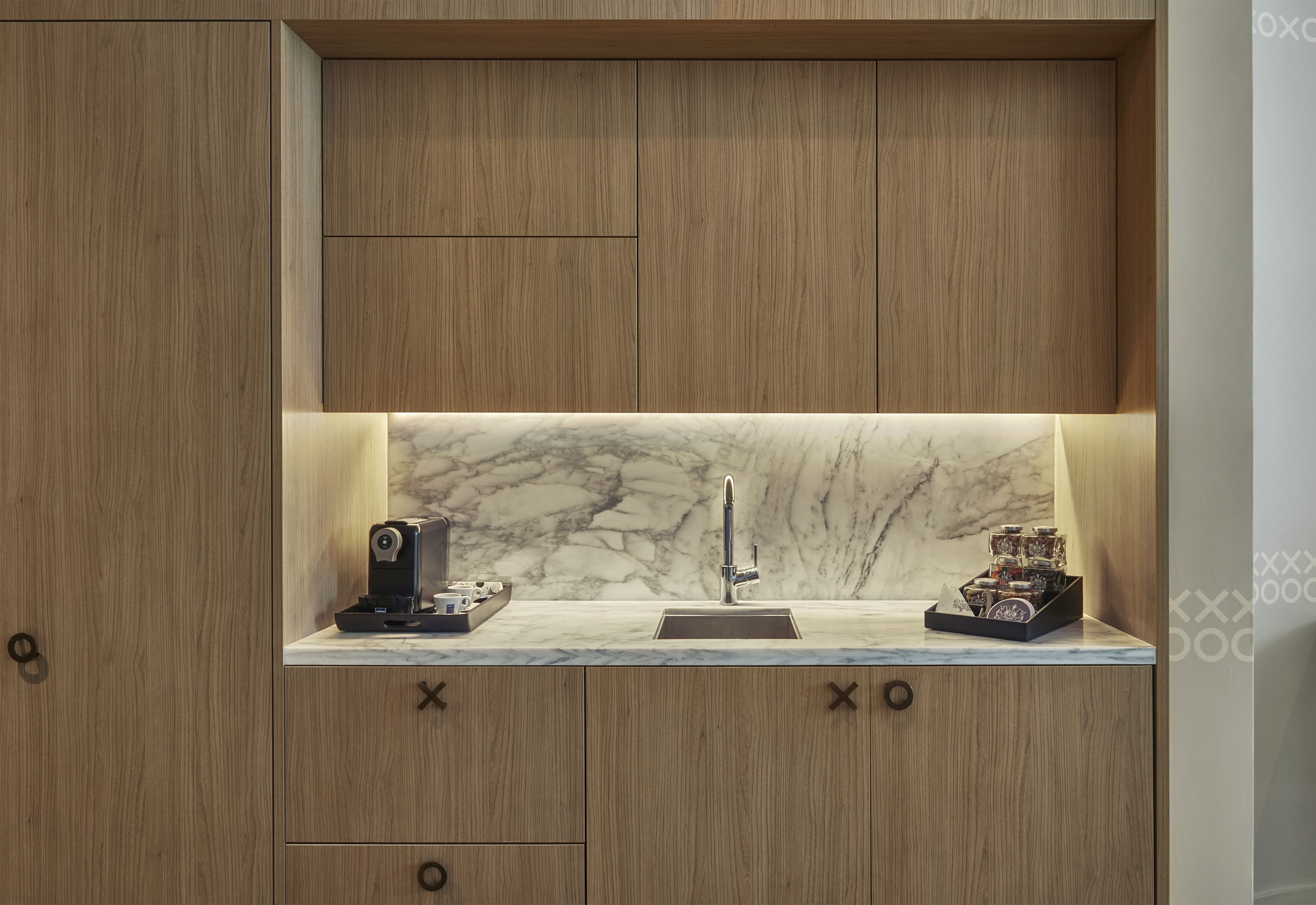 fridge, microwave, dishwasher, coffee/tea maker