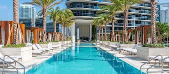SLS LUX Brickell