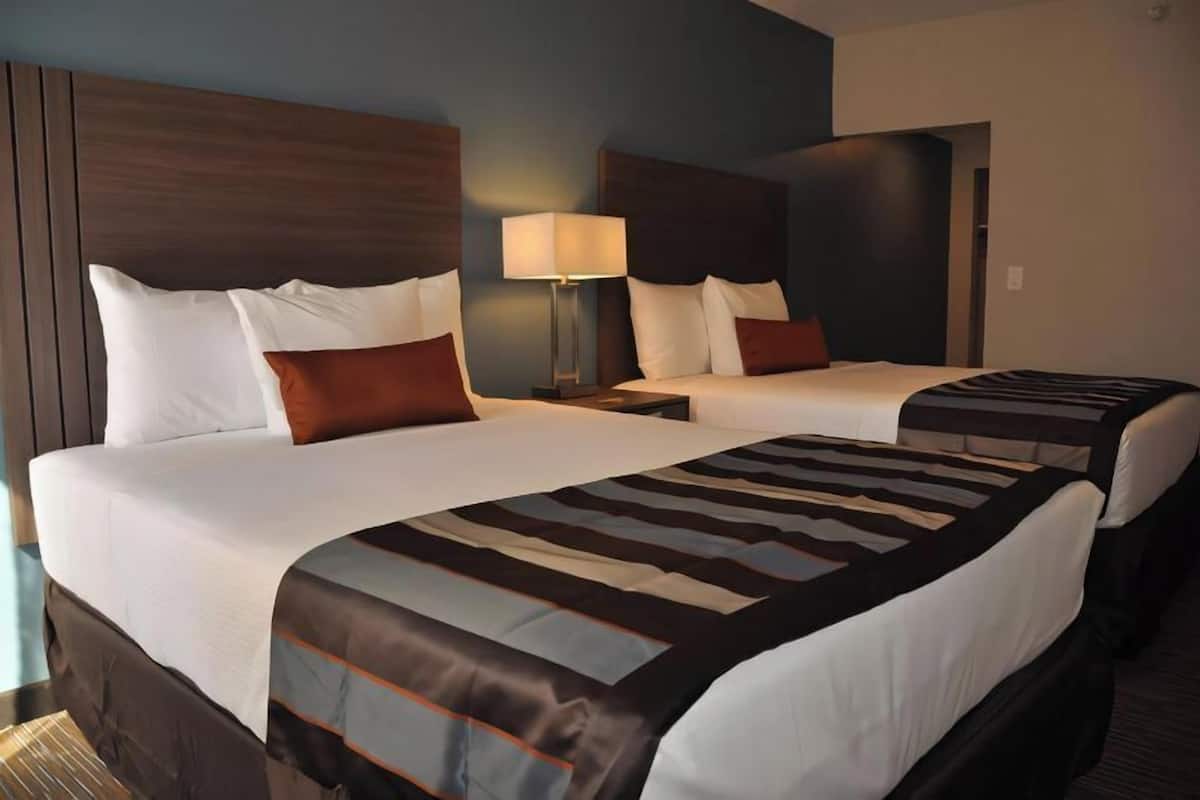 Royal Room | In-room safe, iron/ironing board, free WiFi, bed sheets